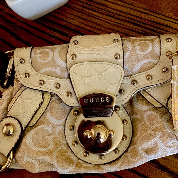 GUESS SMALL CROSSBODY BAG - Picture 2 of 4